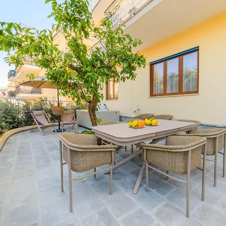 Estate4home - 21 Luxury Апартаменти Сорренто