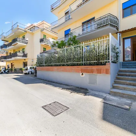 Estate4home - 21 Luxury Апартаменти Сорренто